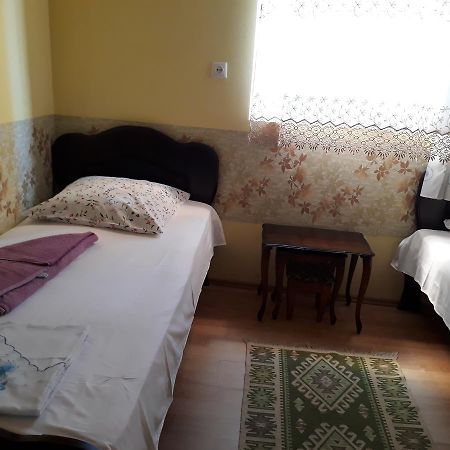 Guest House Nino Batumi Exterior foto